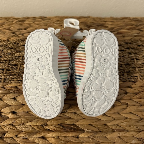 NWT Roxy Toddler size 5 TW Sheilahh slip on shoe - Picture 4 of 6